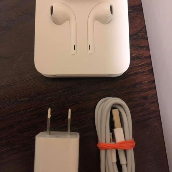 iPhone 8 Red Edition - Picture 2 of 6